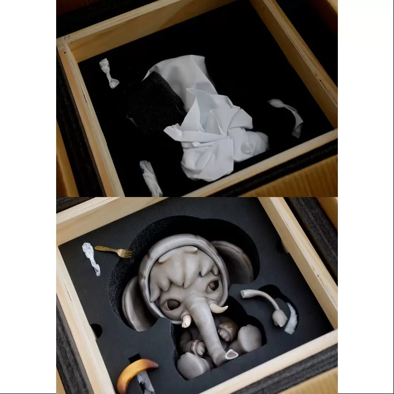 Escultura artística de Hirono “Elefante en la habitación”, versión grande, 2023, edición limitada Escultura artística de Hirono “Elefante en la habitación”, versión grande, 2023, edición limitada