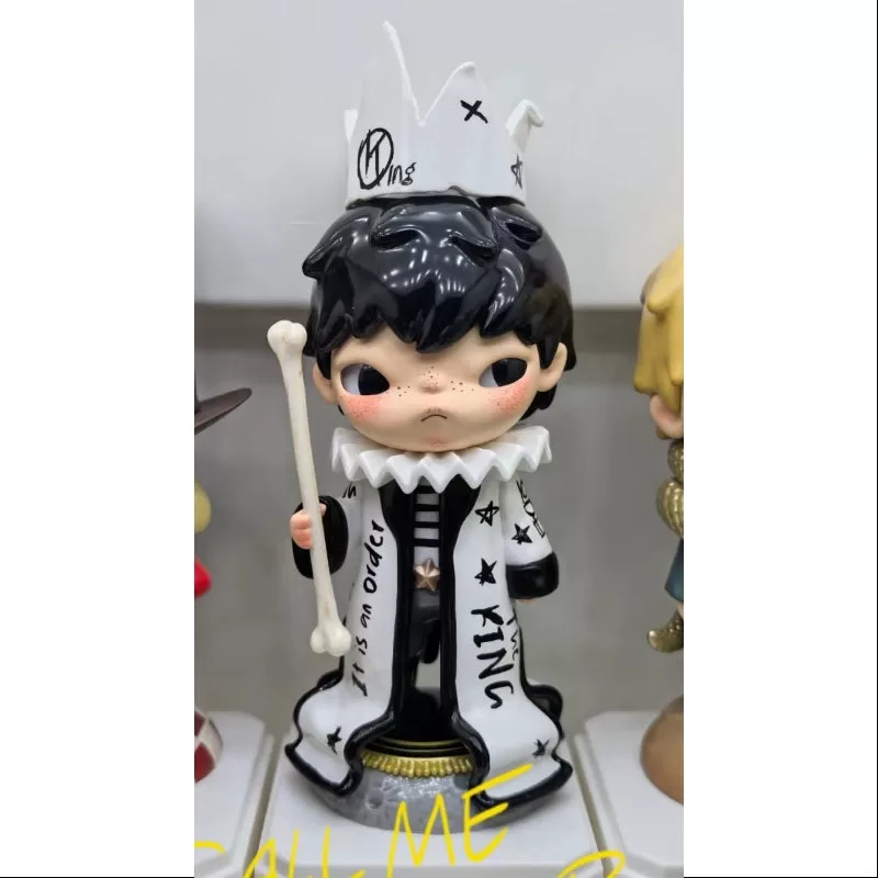 Figura Hirono x Le Petit Prince El Rey 2024 Francia Limitada