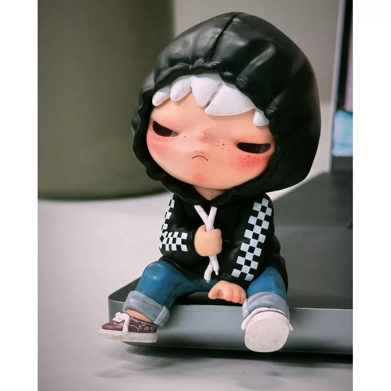 Figura de Hirono x Vans Edición Limitada