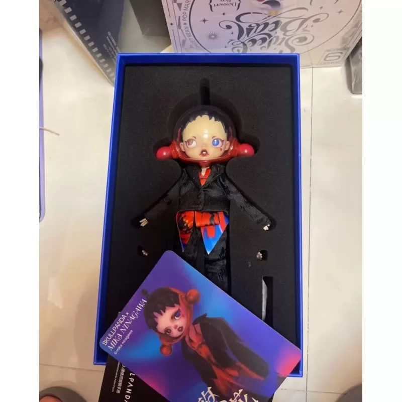 Figura de acción Skullpanda x Mika Ninagawa Blossoms