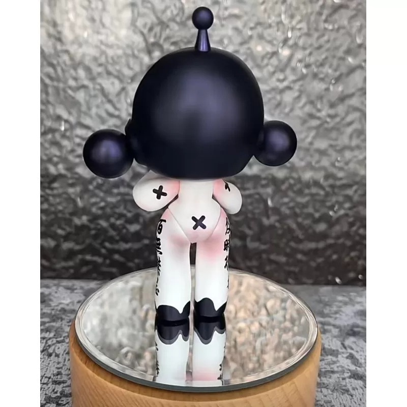 Figura de edición limitada de Skullpanda Baby Evil Girl Figura de edición limitada de Skullpanda Baby Evil Girl
