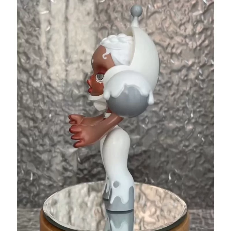 Figura de edición limitada de Skullpanda Chocolate Milk Figura de edición limitada de Skullpanda Chocolate Milk