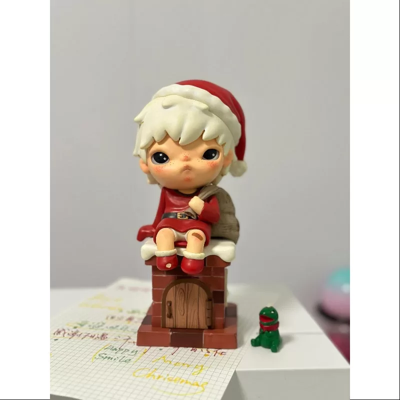 Figura de juguete artístico de Hirono Feliz Navidad Sr. Hirono 2023 LIMITADA Figura de juguete artístico de Hirono Feliz Navidad Sr. Hirono 2023 LIMITADA