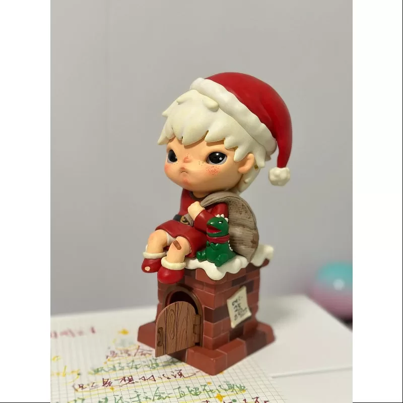 Figura de juguete artístico de Hirono Feliz Navidad Sr. Hirono 2023 LIMITADA Figura de juguete artístico de Hirono Feliz Navidad Sr. Hirono 2023 LIMITADA