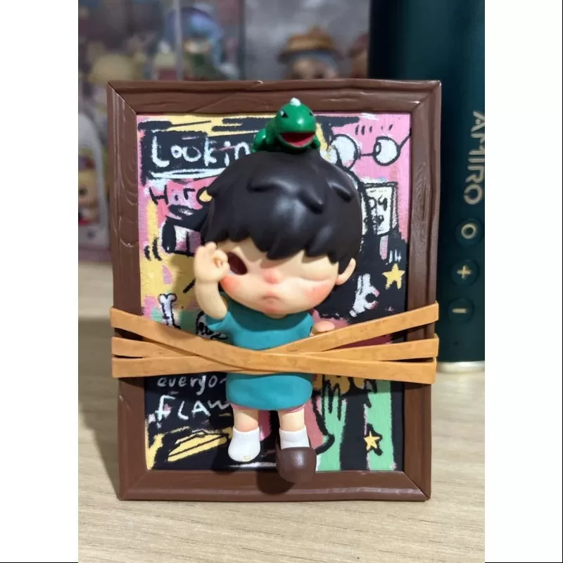 Figura de juguete de Hirono Seeing Art (edición limitada, 2023)