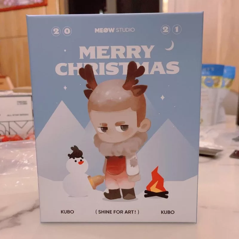 Figura de juguete de arte KUBO Feliz Navidad 2021 limitada Figura de juguete de arte KUBO Feliz Navidad 2021 limitada