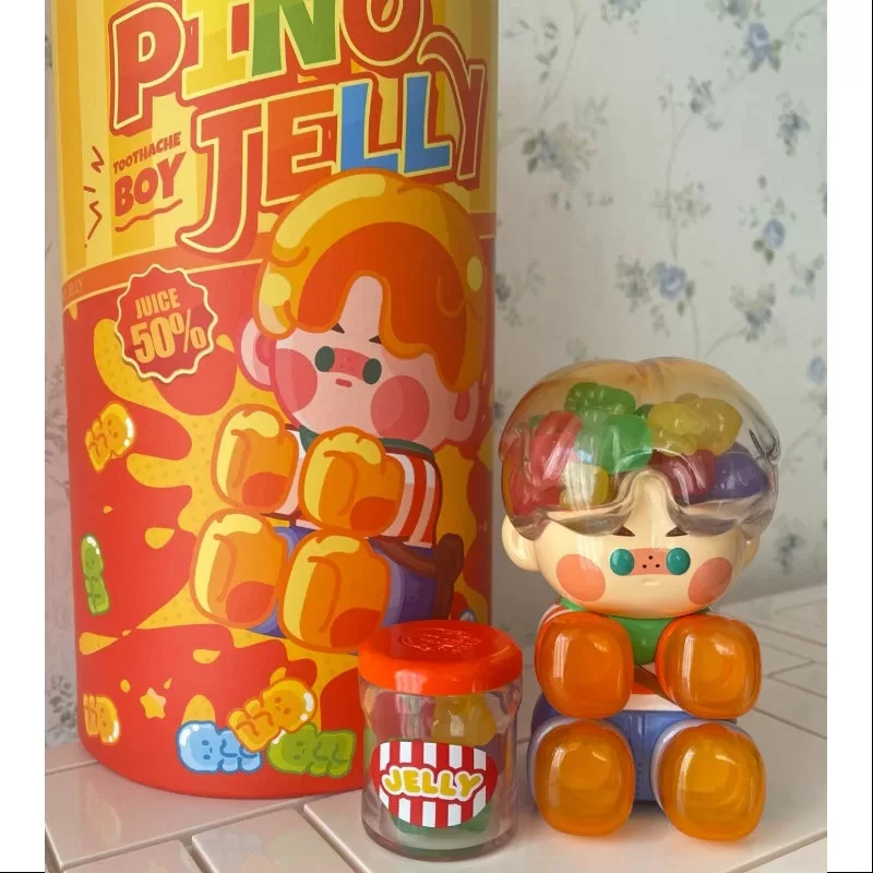 Figura de niño con dolor de muelas de Pino Jelly (edición limitada de 2022)