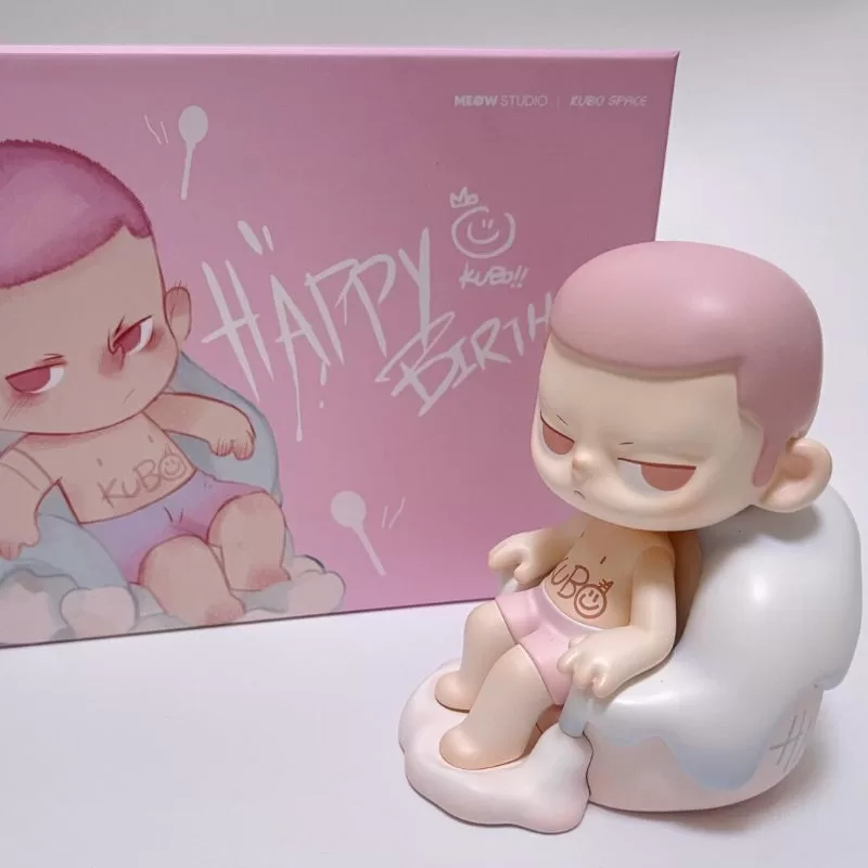 Figura de pastel de cumpleaños de KUBO (2 años), juguete artístico (2023, edición limitada) Figura de pastel de cumpleaños de KUBO (2 años), juguete artístico (2023, edición limitada)