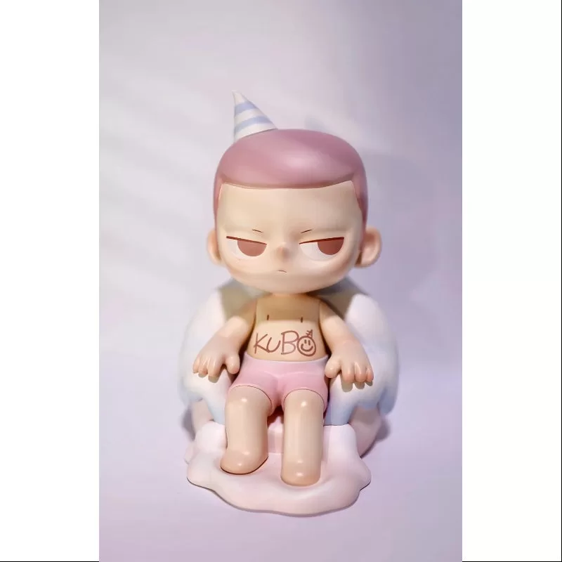 Figura de pastel de cumpleaños de KUBO (2 años), juguete artístico (2023, edición limitada) Figura de pastel de cumpleaños de KUBO (2 años), juguete artístico (2023, edición limitada)