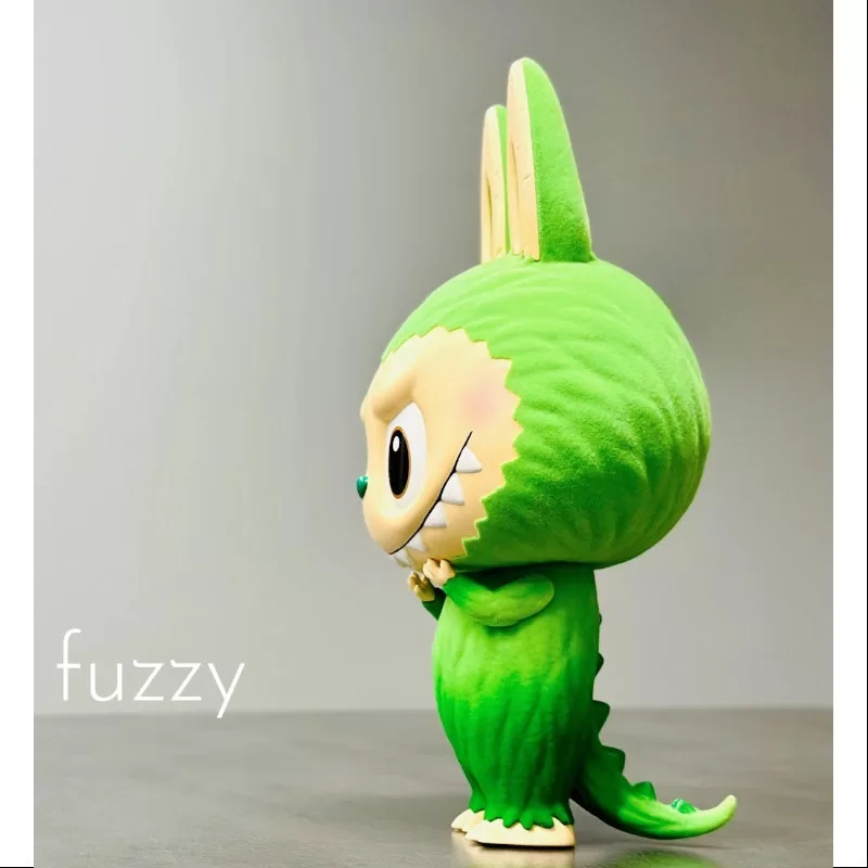 Figura de peluche verde musgo de Labubu The Monsters Zimomo (2024 PTS) Figura de peluche verde musgo de Labubu The Monsters Zimomo (2024 PTS)
