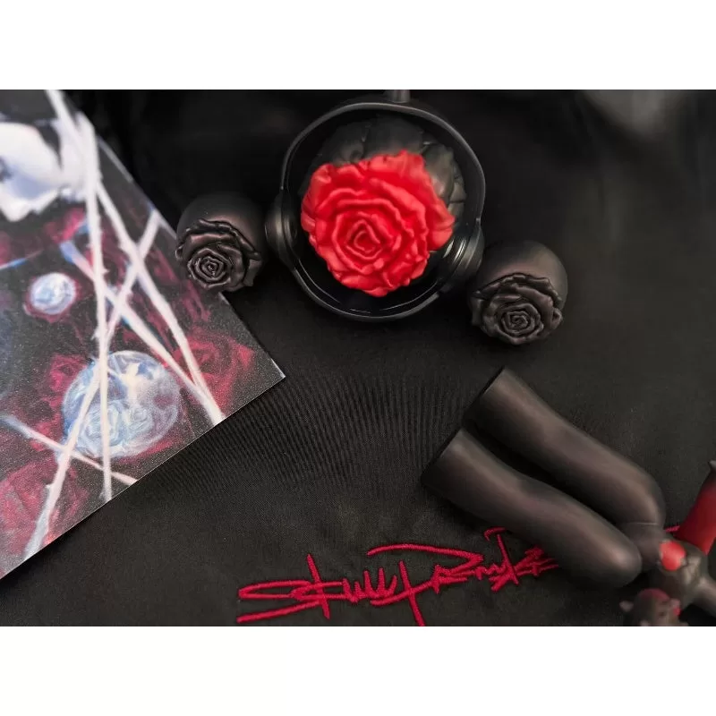 Figura limitada de Roseonly x Skullpanda Part Of Me Figura limitada de Roseonly x Skullpanda Part Of Me