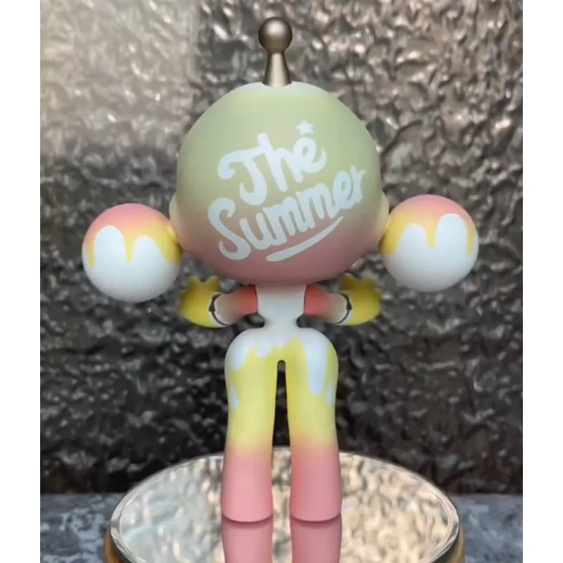 Figura limitada de Skullpanda El melocotón de verano Figura limitada de Skullpanda El melocotón de verano