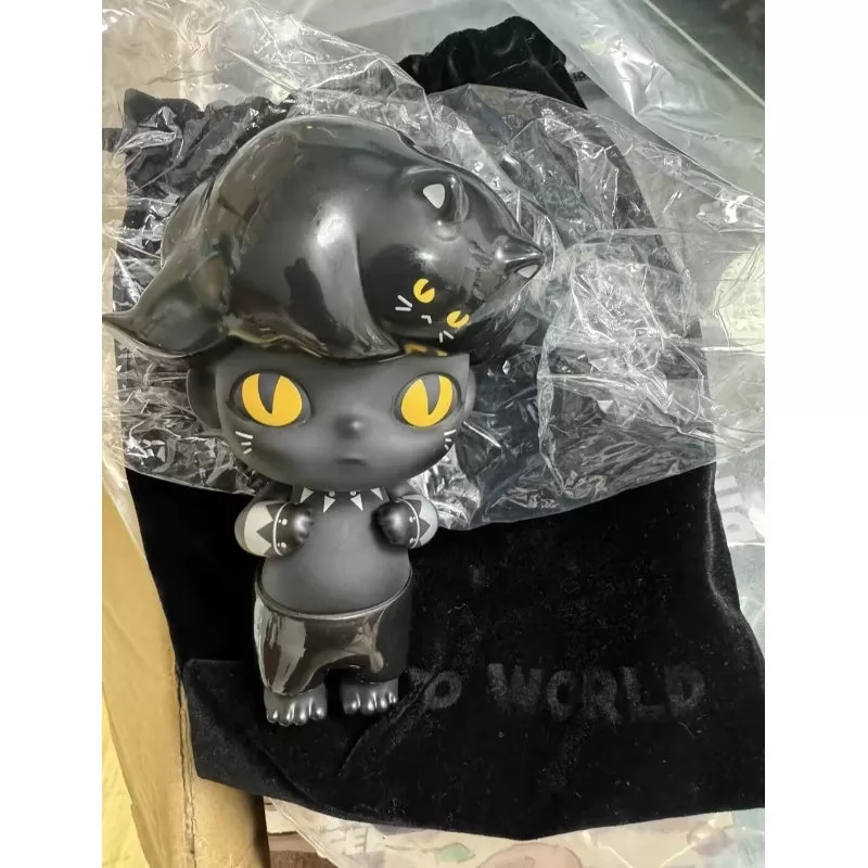 Figura limitada del Gato Negro de DIMOO Figura limitada del Gato Negro de DIMOO