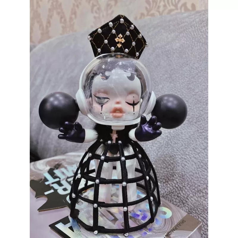 Figura limitada del Papa Negro de Skullpanda Figura limitada del Papa Negro de Skullpanda