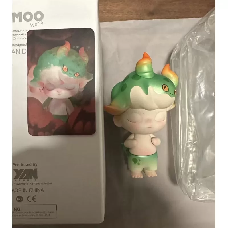 Figura limitada del Pequeño Dragón Verde de DIMOO