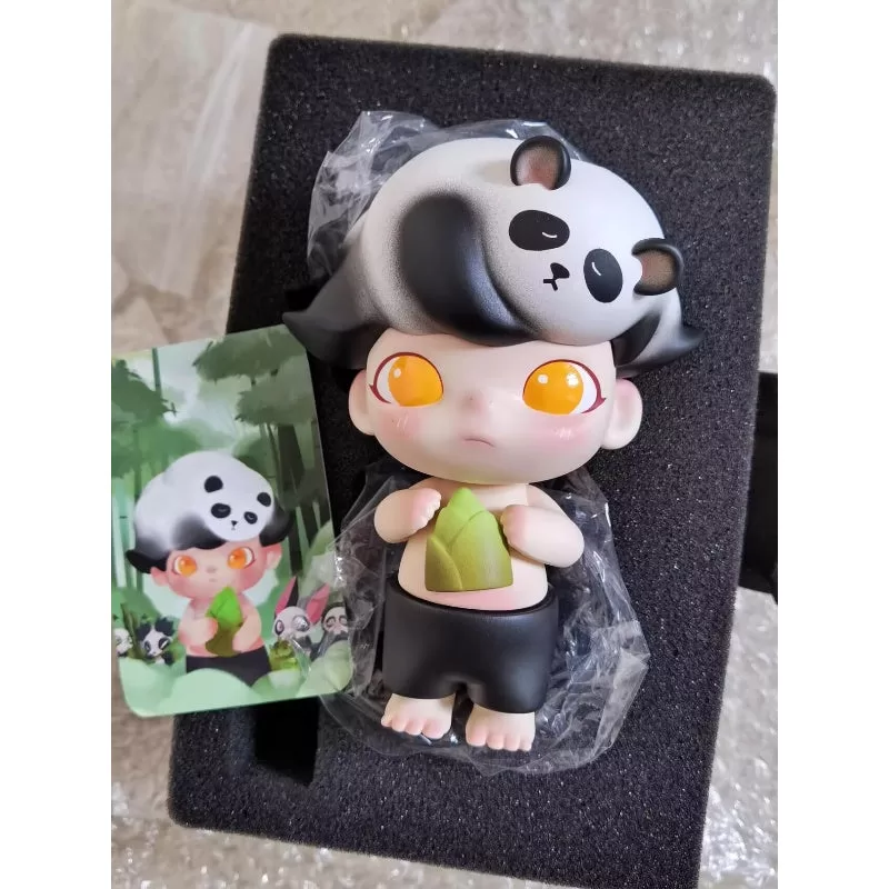 Figura limitada del panda de brotes de bambú de DIMOO Figura limitada del panda de brotes de bambú de DIMOO