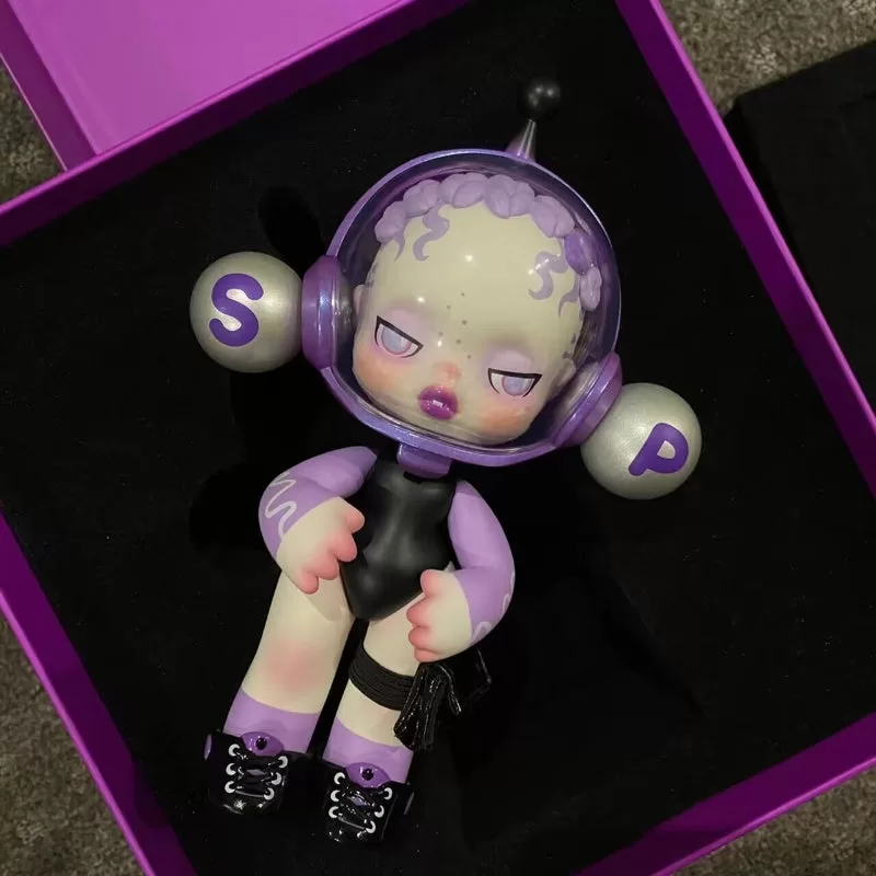 Figura limitada deslumbrante del OOTD de Skullpanda Figura limitada deslumbrante del OOTD de Skullpanda