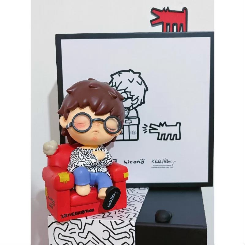 Hirono x Keith Haring Versión grande. Figura de juguete artístico 2024 LIMITADA Hirono x Keith Haring Versión grande. Figura de juguete artístico 2024 LIMITADA