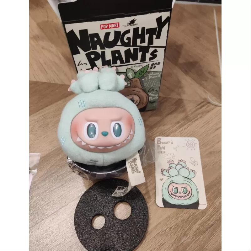 Labubu LOS MONSTRUOS PLANTAS TRAVIESAS Serie de caras de vinilo Pata de oso Labubu LOS MONSTRUOS PLANTAS TRAVIESAS Serie de caras de vinilo Pata de oso