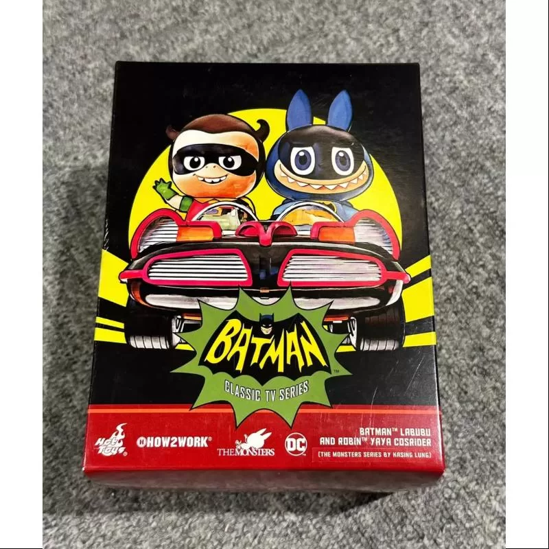 Labubu Los Monstruos Batman Labubu y Robin YAYA Rocking Car LIMITADO Labubu Los Monstruos Batman Labubu y Robin YAYA Rocking Car LIMITADO