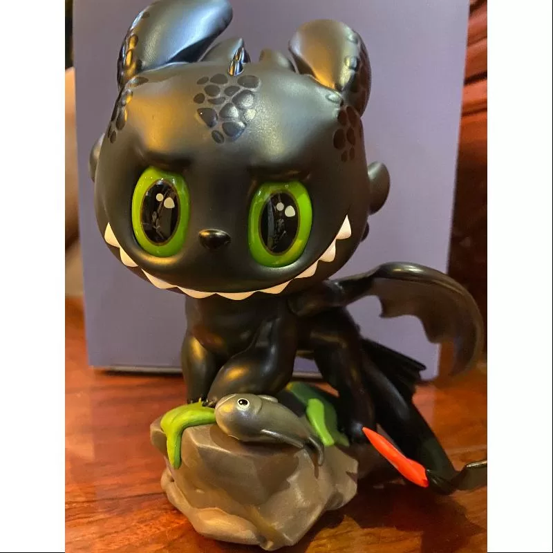 Labubu Los Monstruos Cómo Entrenar a tu Dragón Figura Negra LIMITADA