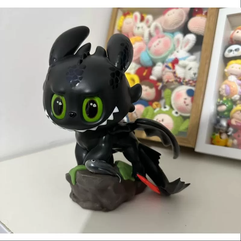 Labubu Los Monstruos Cómo Entrenar a tu Dragón Figura Negra LIMITADA Labubu Los Monstruos Cómo Entrenar a tu Dragón Figura Negra LIMITADA