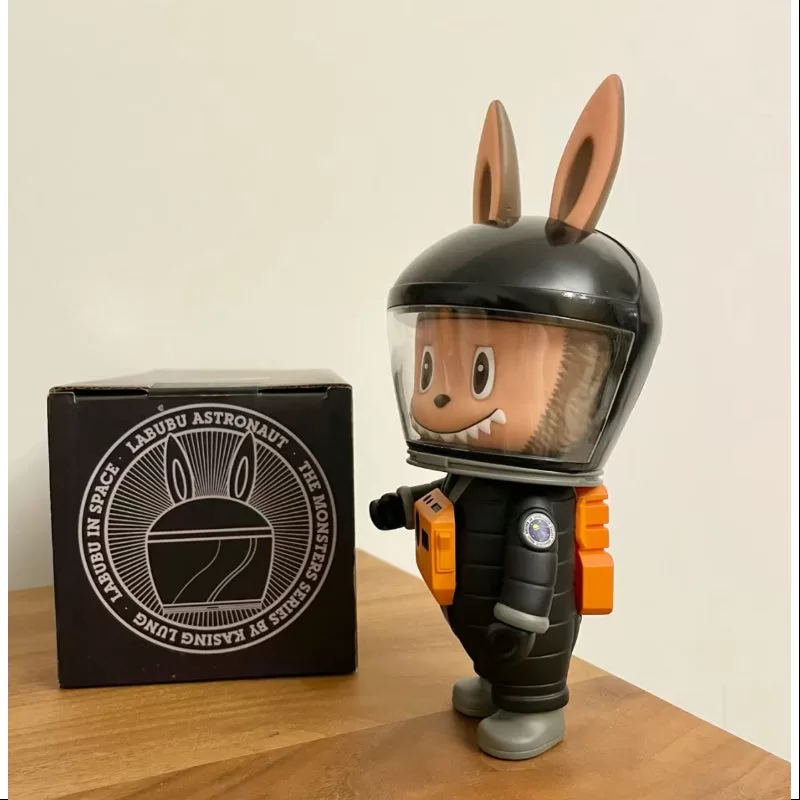 Labubu Los Monstruos Labubu Astronauta Negro 2019 LIMITADO Labubu Los Monstruos Labubu Astronauta Negro 2019 LIMITADO