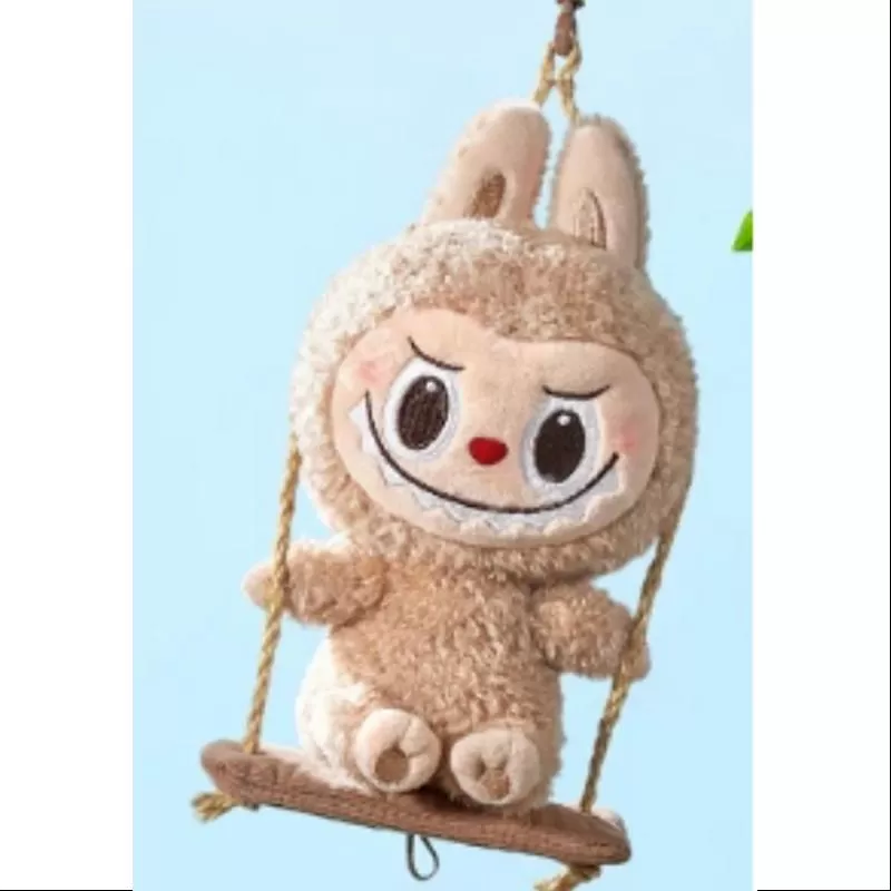 Labubu POP LAND TALLER DE MADERA JUGANDO EN EL COLUMPIO COLGANTE DE PELUCHE Serie Marrón