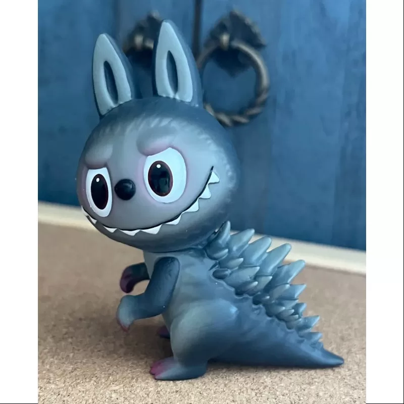 Labubu The Monsters Kaiju Hunting Series 2.0 Serie Gojimomo edición normal
