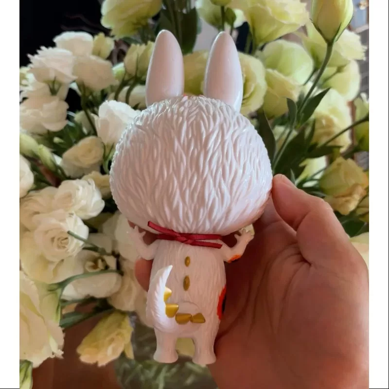 Labubu The Monsters Zimomo Maneki Blanco 2019 LIMITADO Labubu The Monsters Zimomo Maneki Blanco 2019 LIMITADO