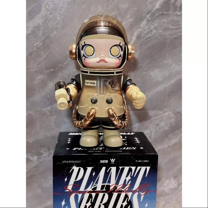 MEGA SPACE MOLLY 400% Serie Planetaria Saturno 2023 LIMITADA