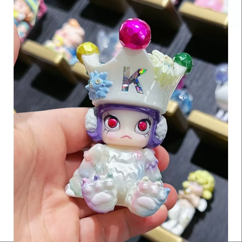 MOLLY X Instinctoy Baby Erosion Molly White Edición Limitada 2019 MOLLY X Instinctoy Baby Erosion Molly White Edición Limitada 2019