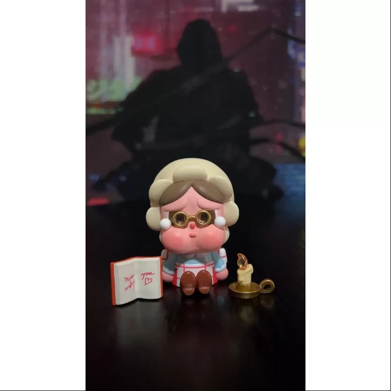 Serie Crybaby Lonely Christmas: Conjunto completo abierto