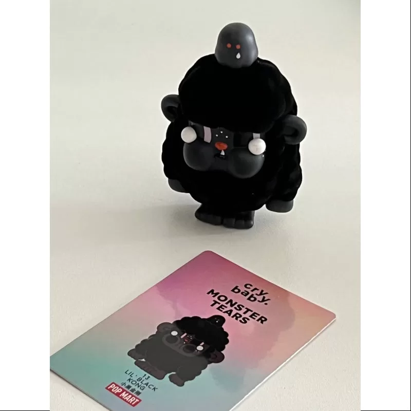 Serie Lágrimas del Monstruo Llorón: Pequeño Kong Negro Secreto (1/72) Serie Lágrimas del Monstruo Llorón: Pequeño Kong Negro Secreto (1/72)