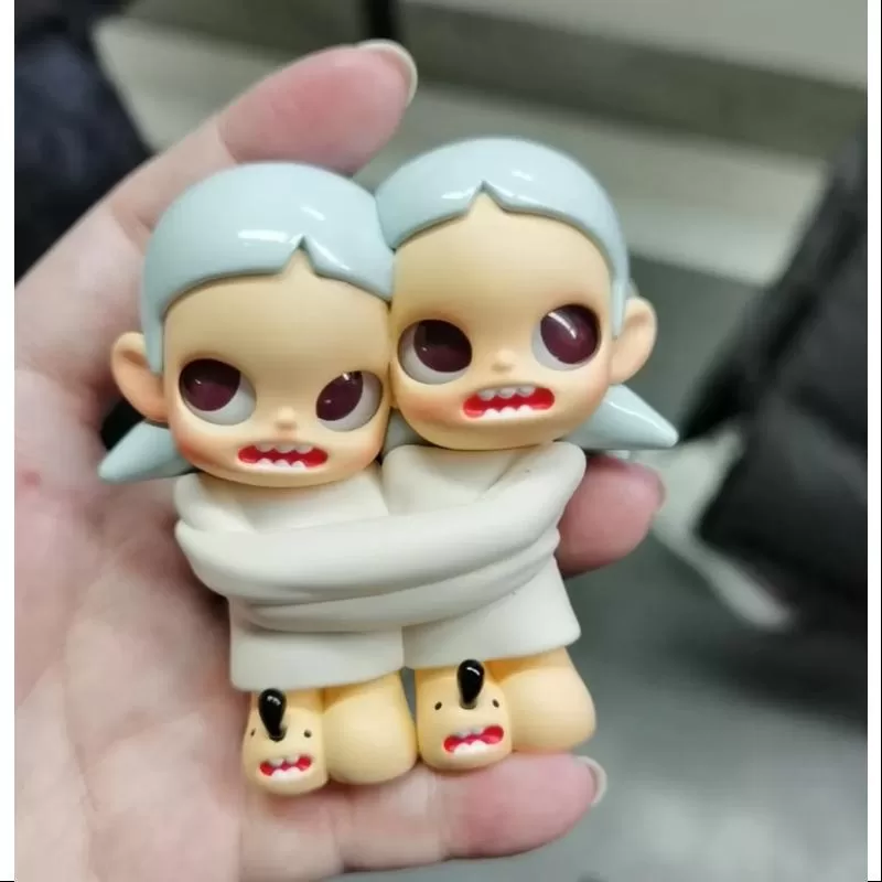 Serie Zsiga Twins Ansiedad por los abrazos Serie Zsiga Twins Ansiedad por los abrazos